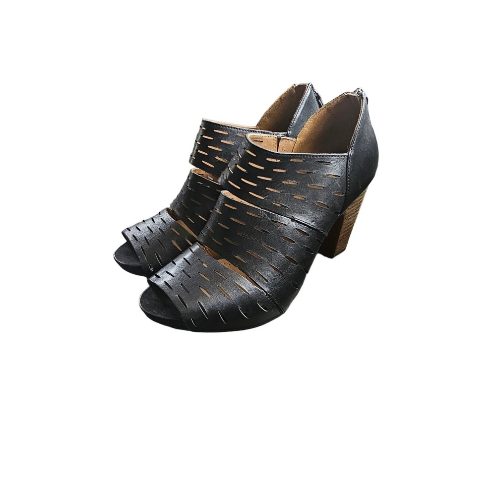 Clarks‎ Artisan Okena Sass Heeled Shoes Women's 9M Black Leather Lazer Cut
